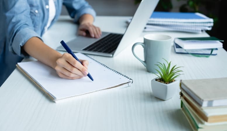 How Do Speakers Learn To Write Speeches?